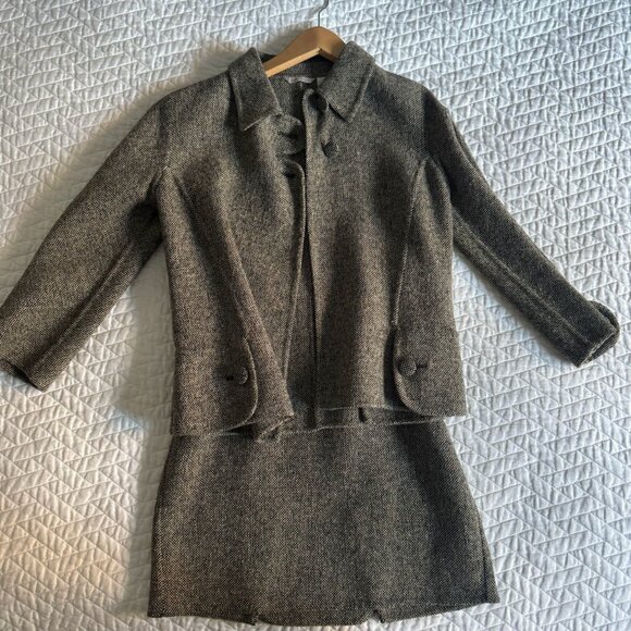Barneys New York Jackets & Blazers - Barneys New York Made in Italy Wool Skirt Set – Size 4 (IT 38) Sophisticated vin